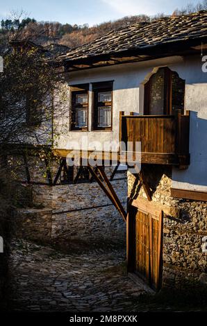 Altes bulgarisches Haus in den Rhodope Mountains. Stockfoto