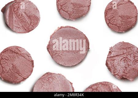 Braune cremige Make-up-Schnitte isoliert auf weißem Hintergrund Stockfoto