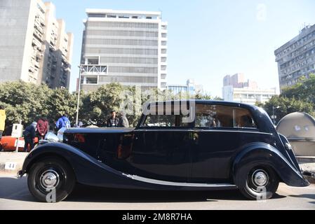 Neu-Delhi, Indien. 15. Januar 2023. Oldtimer standen bereit, um an der 56. Ausgabe der Statesman Vintage & Classic Car Rally teilzunehmen. (Foto: Sondeep Shankar/Pacific Press) Kredit: Pacific Press Media Production Corp./Alamy Live News Stockfoto