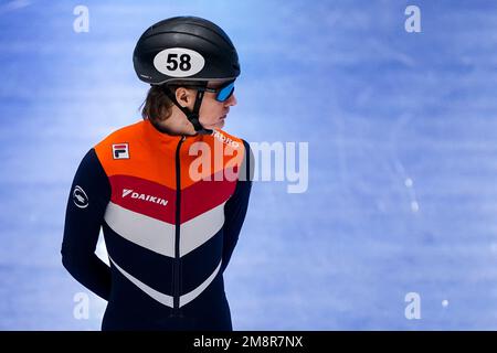 DANZIG, POLEN - JANUAR 15: Jens van 't Wout aus den Niederlanden, bevor er während der ISU-Europameisterschaft auf der Halla Victoria am 15. Januar 2023 in Danzig, Polen, an den Finalen des 1000m. Quartals der Männer teilnahm (Foto: Andre Weening/Orange Pictures) Stockfoto