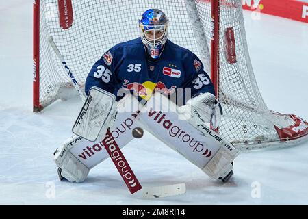 2022/23 DEL | RB München gegen Schwenninger Wild Wings. NIEDERBERGER Mathias (RB München RBM35) Stockfoto