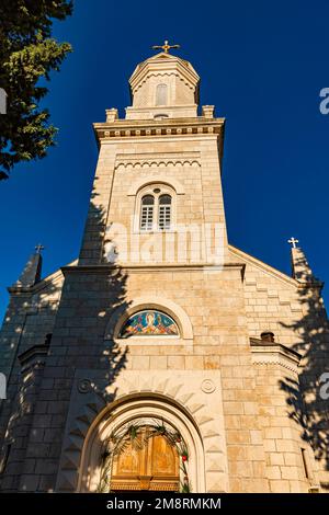 Blick auf die orthodoxe Kirche der Heiligen Transfiguratonskirche in Trebinje, Bosnien und Herzegowina Stockfoto