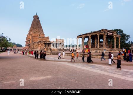 Brihadisvara Tempel mit Blick auf die Nandhi Mandapam Stockfoto