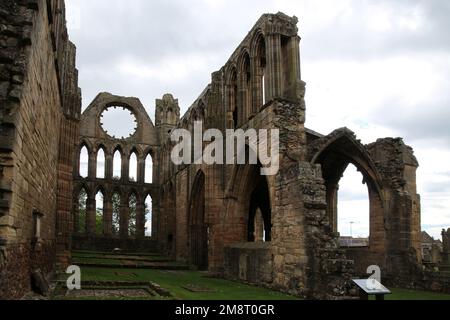 Ruinen der Elgin Cathedral eine historische Ruine in Elgin, Moray, Schottland Stockfoto