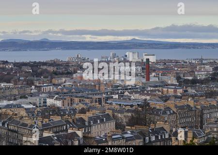 Edinburgh Scotland, Vereinigtes Königreich, 15. Januar 2023. Blick in Richtung Forth von Calton Hill. Live-Nachrichten von sst/alamy Stockfoto