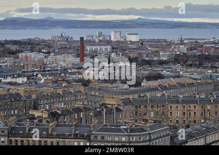 Edinburgh Scotland, Vereinigtes Königreich, 15. Januar 2023. Blick in Richtung Forth von Calton Hill. Live-Nachrichten von sst/alamy Stockfoto