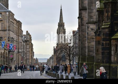 Edinburgh Scotland, Vereinigtes Königreich, 15. Januar 2023. Allgemeiner Blick auf die Royal Mile. Live-Nachrichten von sst/alamy Stockfoto