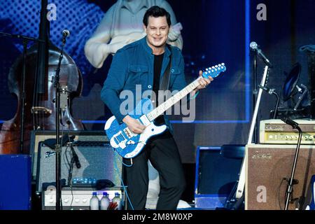 Inglewood, Vereinigte Staaten Von Amerika. 14. Januar 2023. Jack White tritt während des iHeartRadio Alter EGO '23 auf, präsentiert von Capital One auf dem KIA Forum am Samstag, den 14. Januar 2023 in Inglewood, Kalifornien. Foto: Chris Victorio/imageSPACE Credit: Imagespace/Alamy Live News Stockfoto