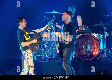 Inglewood, Vereinigte Staaten Von Amerika. 14. Januar 2023. Muse tritt während des iHeartRadio Alter EGO '23 auf, präsentiert von Capital One auf dem KIA Forum am Samstag, den 14. Januar 2023 in Inglewood, Kalifornien. Foto: Chris Victorio/imageSPACE/Sipa USA Kredit: SIPA USA/Alamy Live News Stockfoto