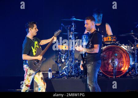 Inglewood, Vereinigte Staaten Von Amerika. 14. Januar 2023. Muse tritt während des iHeartRadio Alter EGO '23 auf, präsentiert von Capital One auf dem KIA Forum am Samstag, den 14. Januar 2023 in Inglewood, Kalifornien. Foto: Chris Victorio/imageSPACE/Sipa USA Kredit: SIPA USA/Alamy Live News Stockfoto