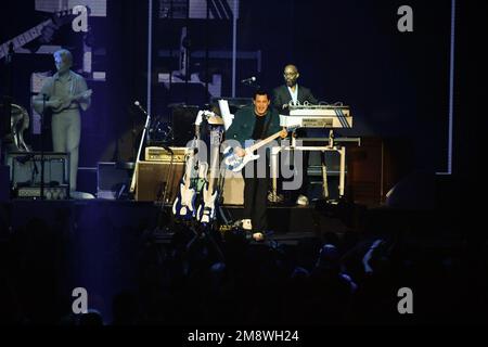 14. Januar 2023, Inglewood, CA, USA: Jack White mit Dominic Davis, Daru Jones, Quincy McCrary tritt auf dem iHeartRadio Alter EGO 2023 auf, präsentiert von Capital One auf dem Kia Forum 14. Januar 2023 im Jahr 2018 führte iHeartRadio die Welt in unser Alter EGO ein. Die größten Namen in Alternative Rock kommen zu unserer jährlichen Veranstaltung zusammen. Dieses Jahr findet in Los Angeles auf der Bühne des Kia Forums statt (Kreditbild: © Dave Safley/ZUMA Press Wire), NUR REDAKTIONELLE VERWENDUNG! Nicht für den kommerziellen GEBRAUCH! Stockfoto