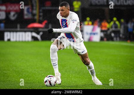 Rennes, Frankreich, Frankreich. 15. Januar 2023. Kylian MBAPPE von PSG während des Spiels Ligue 1 zwischen Stade Rennais (Rennes) und Paris Saint-Germain (PSG) am 15. Januar 2023 im Roazhon Park in Rennes, Frankreich. (Kreditbild: © Matthieu Mirville/ZUMA Press Wire) NUR REDAKTIONELLE VERWENDUNG! Nicht für den kommerziellen GEBRAUCH! Stockfoto