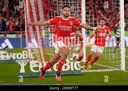 Lissabon, Portugal. 15. Januar 2023. Goncalo Ramos aus Benfica feiert während des Fußballspiels LIGA Portugal BWIN zwischen SL Benfica und Sporting CP auf der Estadio da Luz.Endstand: SL Benfica 2:2 Sporting CP Credit: SOPA Images Limited/Alamy Live News Stockfoto