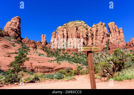 Markierungsschild Broken Arrow Trail in Sedona, Arizona Stockfoto