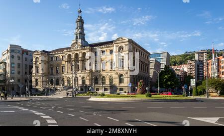 Architektonische Details des Bilbao Rathauses, Hauptgebäude des Bilbao Stadtrats, Institution, die die Hauptstadt der Provinz Biskaya regiert Stockfoto