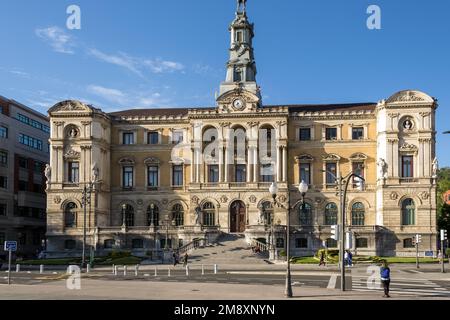 Architektonische Details des Bilbao Rathauses, Hauptgebäude des Bilbao Stadtrats, Institution, die die Hauptstadt der Provinz Biskaya regiert Stockfoto