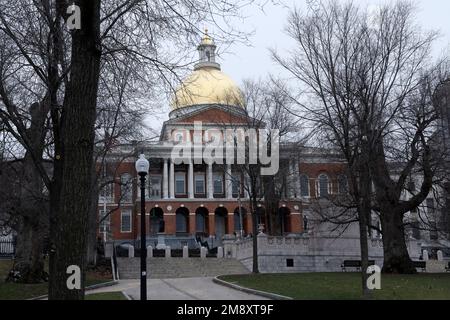 Boston, USA. 15. Januar 2023. Das Massachusetts State House findet am 15. Januar 2023 auf den Freedom and Black Heritage Trails am Boston Common in Boston Massachusetts, USA, statt. (Foto: John Lamparski/SIPA USA) Guthaben: SIPA USA/Alamy Live News Stockfoto