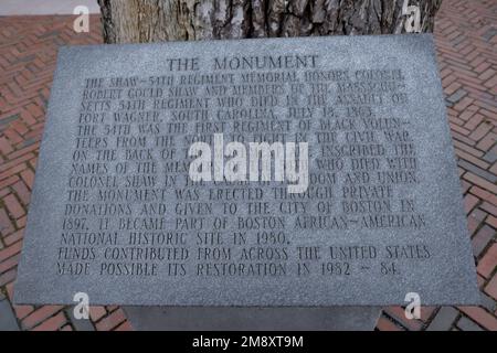 Boston, USA. 15. Januar 2023. Das Massachusetts 54. Regiment Memorial liegt am 15. Januar 2023 in Boston Massachusetts, USA, in der Nähe des Massachusetts State House entlang der Freedom and Black Heritage Trails am Boston Common. (Foto: John Lamparski/SIPA USA) Guthaben: SIPA USA/Alamy Live News Stockfoto