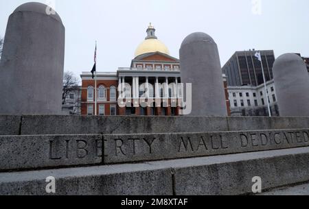 Boston, USA. 15. Januar 2023. Das Massachusetts State House findet am 15. Januar 2023 auf den Freedom and Black Heritage Trails am Boston Common in Boston Massachusetts, USA, statt. (Foto: John Lamparski/SIPA USA) Guthaben: SIPA USA/Alamy Live News Stockfoto