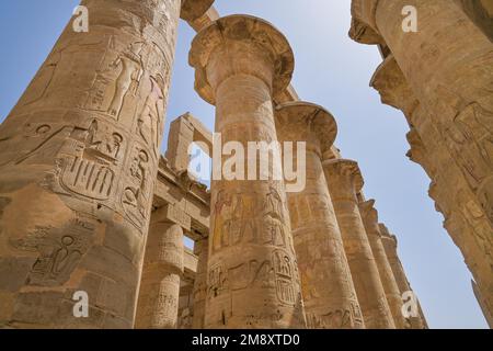 Säulen, große hypothetische Halle, Tempel von Amun-Re, Karnak Tempel, Karnak, Ägypten Stockfoto