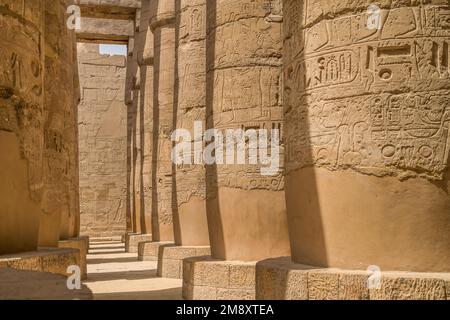 Säulen, große hypothetische Halle, Tempel von Amun-Re, Karnak Tempel, Karnak, Ägypten Stockfoto