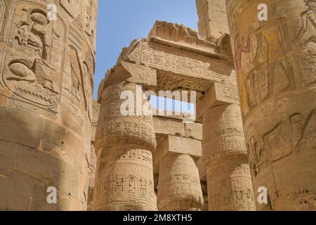 Säulen, große hypothetische Halle, Tempel von Amun-Re, Karnak Tempel, Karnak, Ägypten Stockfoto