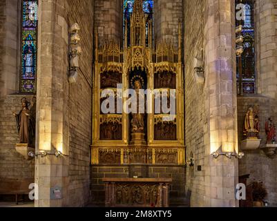 Altarpiece im Inneren der Basilika Santa Maria del Mar (Barcelona, Katalonien, Spanien) ESP: Retablo en el interior de la Basílica de Santa Maria del Mar Stockfoto