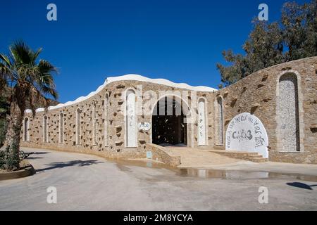 IOS, Griechenland - 6. Juni 2021 : der Eingang des TouristenLuxusresorts Calilo in iOS Greece Stockfoto