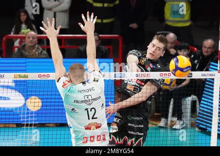 Pala Barton, Perugia, Italien, 15. Januar 2023, Semeniuk kamil (n.16 Sir Safety susa perugia) während der Sir Safety Susa Perugia gegen Pallavolo Padova - Volleyball Italian Serie A Men SuperLeague Championship Stockfoto