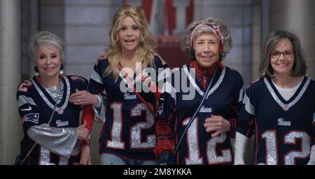 RITA MORENO, SALLY FIELD, JANE FONDA UND LILY TOMLIN 80 FÜR BRADY (2023), REGIE VON KYLE MARVIN. Kredit: Endeavor Content/Album Stockfoto