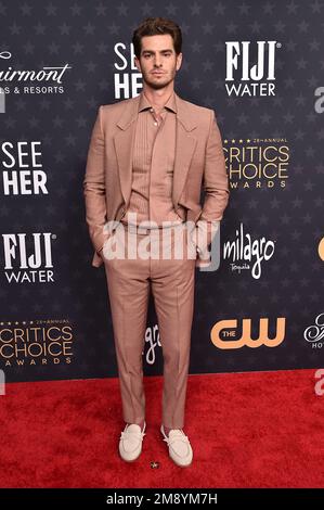 Los Angeles, USA. 15. Januar 2023. Andrew Garfield trifft am 15. Januar 2023 bei den Critics Choice Awards 28. im Fairmont Century Plaza in Los Angeles, Kalifornien, ein. © OConnor-Arroyo / AFF-USA.com Guthaben: AFF/Alamy Live News Stockfoto
