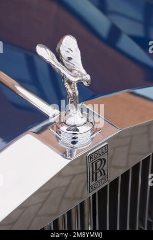 Brüssel, Belgien -07. Januar 2023: Brötchen Royce mit dem berühmten Winged Emblem Maskottchen am 07. januar 2023 in Brüssel, Belgien Stockfoto