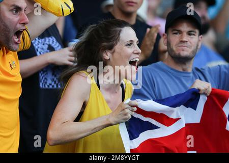 Melbourne, Australien. 16. Januar 2023. Australische Fans während des Spiels der 1. Runde zwischen John Millman aus Australien und Marc-Andrea Hustler aus der Schweiz Tag 1 auf dem Australian Open Tennis 2023 am Court 3 in Melbourne, Australien am 16. Januar 2023. Foto von Peter Dovgan. Nur redaktionelle Verwendung, Lizenz für kommerzielle Verwendung erforderlich. Keine Verwendung bei Wetten, Spielen oder Veröffentlichungen von Clubs/Ligen/Spielern. Kredit: UK Sports Pics Ltd/Alamy Live News Stockfoto