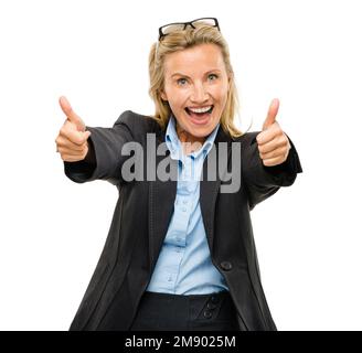 Du hast nie das, was das Leben für dich bereithält. Eine reife Frau, die die Daumen nach oben zeigt, vor einem Studiohintergrund. Stockfoto