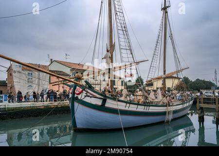 01-06-23: Italien, schwimmende Geburtsszene der Marineria, Winterfestival in Cesenatico, Provinz Forlì und Cesena, Emilia-Romagna. Stockfoto