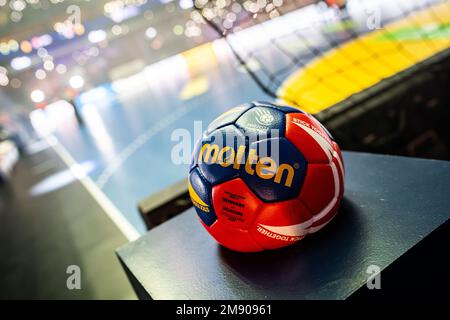 Malmö, Schweden. 15. Januar 2023. Der Ball aus Molten, der für das IHF-Handballweltmeisterschaftsspiel 2023 zwischen Dänemark und Bahrain in der Malmö Arena in Malmö gesehen wurde. (Foto: Gonzales Photo/Alamy Live News Stockfoto