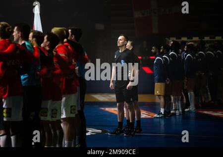 Malmö, Schweden. 15. Januar 2023. Schiedsrichter Tobias Tönnies vor dem IHF-Handballweltmeisterschaftsspiel 2023 zwischen Dänemark und Bahrain in der Malmö Arena in Malmö gesehen. (Foto: Gonzales Photo/Alamy Live News Stockfoto