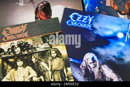 Viersen, Deutschland - 22. August. 2019 Uhr: Blick auf Ozzy Osbourne Sänger Vintage Vinyl Plattenkollektion Stockfoto