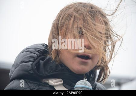 Luetzerath, Deutschland. 14. Januar 2023. Greta THUNBERG, Fridays for Future, Demonstration, versus the exit of Luetzerath - for Coal phasing out and Climate Justice, the Village of Luetzerath on the West Side of the Garzweiler opencast Braunkohlebergwerk wird im Januar 2023 ausgegraben, Luetzerath, 14. Januar 2023, Credit: dpa/Alamy Live News Stockfoto