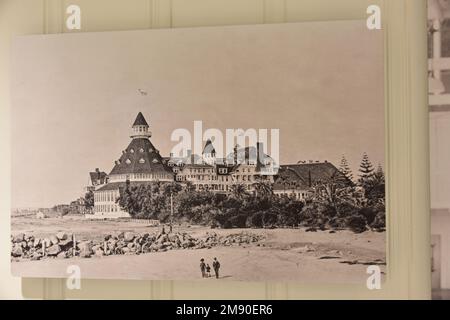 San Diego, Kalifornien. USA. 12/30-31/2022. Del Coronado Hotel. 1888 Gebaut. Vintage-Fotos und Plakate. Liebevoll bekannt als „THE DEL. Stockfoto