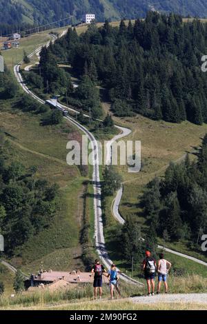 Straßenbahn du Mont-Blanc. TMB. Haute-Savoie. Auvergne-Rhône-Alpes. Frankreich. Europa. / Mont Blanc Tramway. TMB. Haute-Savoie. Auvergne-Rhône-Alpes. Frankreich. Stockfoto