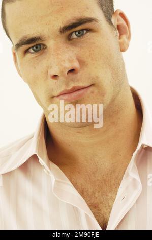 Wales und Llanelli Scarlets Rugbyspieler/aufstrebender Star MIKE PHILLIPS, November 2004. Foto © ROB WATKINS Stockfoto