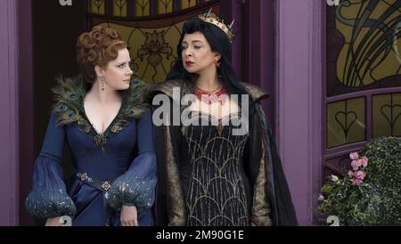 ENTZÜCKT (2022) AMY ADAMS MAYA RUDOLPH ADAM SHANKMAN (DIR) WALT DISNEY STUDIOS FILMSAMMLUNG/MOVIESTORE SAMMLUNG Stockfoto