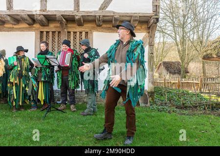 Wassailing-Veranstaltung im Weald and Downland Living Museum, Januar 2023, West Sussex, England, Großbritannien Stockfoto