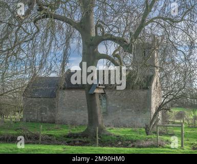 All Saints Church, Brauncewell, Lincolnshire - Eine verlassene und redundante Pfarrkirche aus dem 16. Jahrhundert, die sich an der Stelle eines ehemaligen mittelalterlichen Dorfes befindet Stockfoto