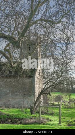 All Saints Church, Brauncewell, Lincolnshire - Eine verlassene und redundante Pfarrkirche aus dem 16. Jahrhundert, die sich an der Stelle eines ehemaligen mittelalterlichen Dorfes befindet Stockfoto