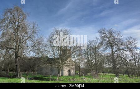 All Saints Church, Brauncewell, Lincolnshire - Eine verlassene und redundante Pfarrkirche aus dem 16. Jahrhundert, die sich an der Stelle eines ehemaligen mittelalterlichen Dorfes befindet Stockfoto