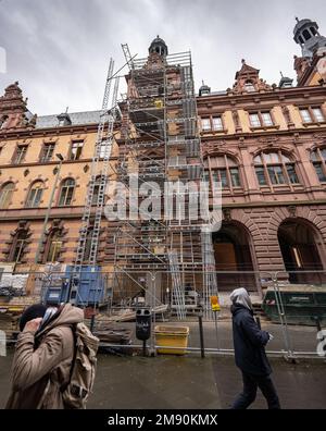 16. Januar 2023, Hessen, Frankfurt/Main: Eines der historischen Gerichtsgebäude im Frankfurter Justizzentrum wird derzeit renoviert. Auf einer Pressetour zusammen mit dem hessischen Finanzminister Boddenberg (CDU) und dem Justizminister Poseck (CDU) wurden die Baufortschritte erläutert. Foto: Frank Rumpenhorst/dpa/Frank Rumpenhorst/dpa Stockfoto