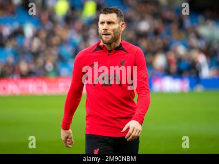 James Milner wärmt sich vor dem Spiel Brighton gegen Liverpool Premiership beim Amex 14. Januar 2023 auf Stockfoto