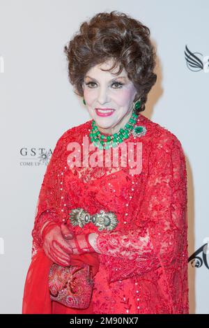 Die italienische Schauspielerin Gina Lollobrigida stirbt im Alter von 95 Jahren in einer römischen Klinik. Legen Sie Bilder von Gina Lollobrigida ab, die an der 2. Ausgabe der Gran Gala von Bern teilnimmt, die zu Ehren der HSH, des Prinzen Albert II. Von Monaco, in der Kursaal-Arena stattfand und die Gründungsstiftungen für seine Stiftung Bern am 17. Oktober 2013 sammelt. Foto: Marco Piovanotto/ABACAPRESS.COM Stockfoto